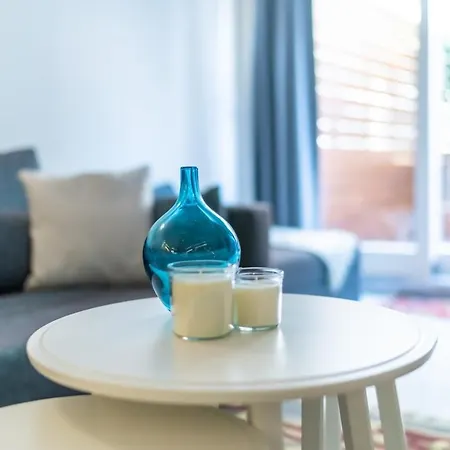 Апартаменты Modern Gem With Terrace - Urban Retreat