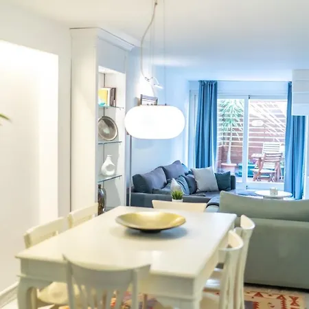Modern Gem With Terrace - Urban Retreat *