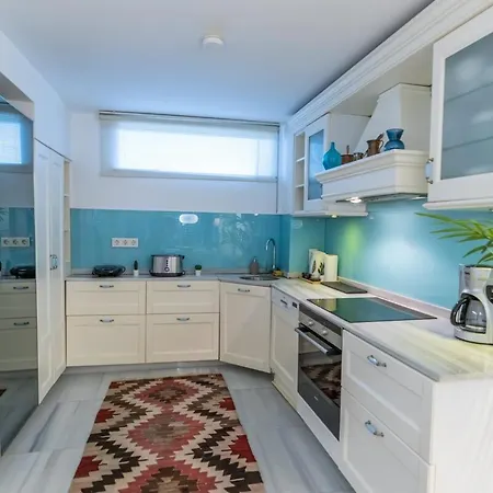 Апартаменты Modern Gem With Terrace - Urban Retreat *
