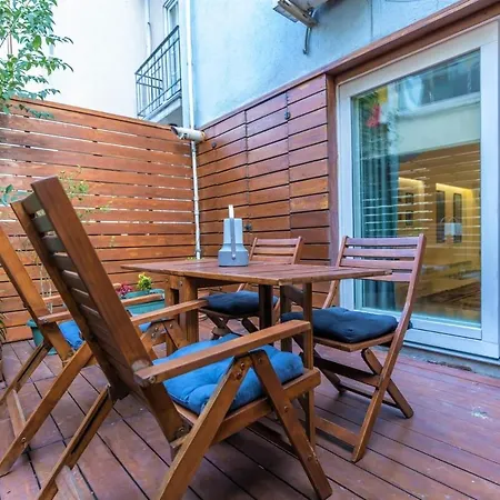 Modern Gem With Terrace - Urban Retreat 아파트 이스탄불